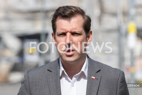  20.05.2024 WARSZAWA<br />
KONFERENCJA PRASOWA TOBIASZA BOCHENSKIEGO<br />
MARYWILSKA 44<br />
N/Z TOBIASZ BOCHENSKI<br />
FOT. MARCIN BANASZKIEWICZ/FOTONEWS  