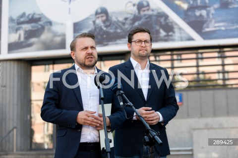  21.05.2024 WARSZAWA<br />
KONFERENCJA PRASOWA ANDRZEJA SLIWKI I JACKA OZDOBY<br />
KONTROLA POSELSKA W MON<br />
N/Z JACEK OZDOBA ANDRZEJ SLIWKA<br />
FOT. MARCIN BANASZKIEWICZ/FOTONEWS  