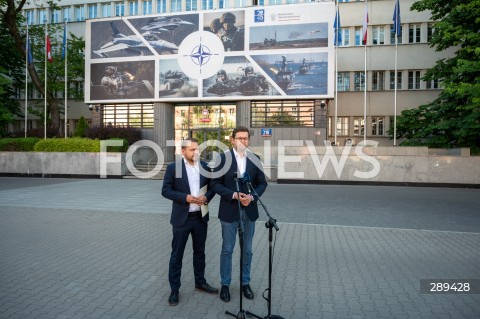  21.05.2024 WARSZAWA<br />
KONFERENCJA PRASOWA ANDRZEJA SLIWKI I JACKA OZDOBY<br />
KONTROLA POSELSKA W MON<br />
N/Z JACEK OZDOBA ANDRZEJ SLIWKA<br />
FOT. MARCIN BANASZKIEWICZ/FOTONEWS  