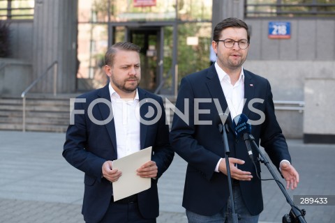  21.05.2024 WARSZAWA<br />
KONFERENCJA PRASOWA ANDRZEJA SLIWKI I JACKA OZDOBY<br />
KONTROLA POSELSKA W MON<br />
N/Z JACEK OZDOBA ANDRZEJ SLIWKA<br />
FOT. MARCIN BANASZKIEWICZ/FOTONEWS  