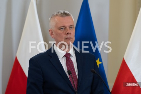  28.05.2024 WARSZAWA<br />
KONFERENCJA PRASOWA ADAMA BODNARA I TOMASZA SIEMONIAKA<br />
N/Z TOMASZ SIEMONIAK<br />
FOT. MARCIN BANASZKIEWICZ/FOTONEWS  