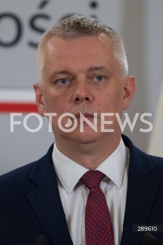  28.05.2024 WARSZAWA<br />
KONFERENCJA PRASOWA ADAMA BODNARA I TOMASZA SIEMONIAKA<br />
N/Z TOMASZ SIEMONIAK<br />
FOT. MARCIN BANASZKIEWICZ/FOTONEWS  