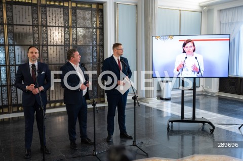  29.05.2024 WARSZAWA<br />
KONFERENCJA PRASOWA POLITYKOW SUWERENNEJ POLSKI<br />
FUNDUSZ SPRAWIEDLIWOSCI<br />
N/Z JANUSZ KOWALSKI MICHAL WOJCIK MICHAL WOS<br />
FOT. MARCIN BANASZKIEWICZ/FOTONEWS  