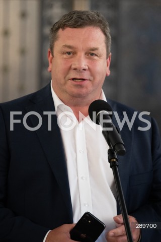  29.05.2024 WARSZAWA<br />
KONFERENCJA PRASOWA POLITYKOW SUWERENNEJ POLSKI<br />
FUNDUSZ SPRAWIEDLIWOSCI<br />
N/Z MICHAL WOJCIK<br />
FOT. MARCIN BANASZKIEWICZ/FOTONEWS  