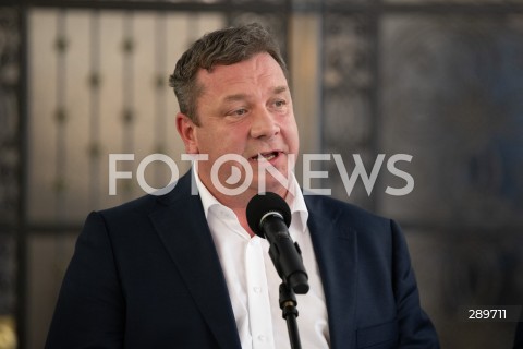  29.05.2024 WARSZAWA<br />
KONFERENCJA PRASOWA POLITYKOW SUWERENNEJ POLSKI<br />
FUNDUSZ SPRAWIEDLIWOSCI<br />
N/Z MICHAL WOJCIK<br />
FOT. MARCIN BANASZKIEWICZ/FOTONEWS  