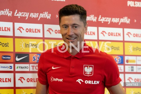  02.06.2024 WARSZAWA<br />
KONFERENCJA PRASOWA I TRENING REPREZENTACJI POLSKI PILKARZY <br />
N/Z ROBERT LEWANDOWSKI<br />
FOT. MARCIN BANASZKIEWICZ/FOTONEWS  