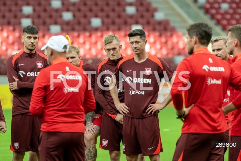  02.06.2024 WARSZAWA<br />
KONFERENCJA PRASOWA I TRENING REPREZENTACJI POLSKI PILKARZY <br />
N/Z JAKUB MODER ROBERT LEWANDOWSKI KAROL SWIDERSKI<br />
FOT. MARCIN BANASZKIEWICZ/FOTONEWS  