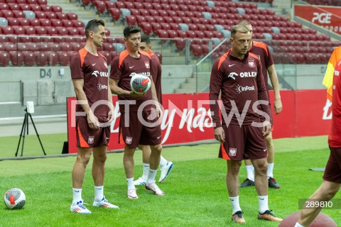  02.06.2024 WARSZAWA<br />
KONFERENCJA PRASOWA I TRENING REPREZENTACJI POLSKI PILKARZY <br />
N/Z ARKADIUSZ MILIK ROBERT LEWANDOWSKI KAMIL GROSICKI<br />
FOT. MARCIN BANASZKIEWICZ/FOTONEWS  