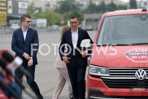  04.06.2024 WARSZAWA<br />
KONFERENCJA PRASOWA POLITYKOW PIS PRZED CENTRUM HANDLOWYM MARYWILSKA 44<br />
N/Z PIOTR MULLER MATEUSZ MORAWIECKI<br />
FOT. MARCIN BANASZKIEWICZ/FOTONEWS  