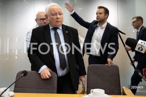  07.06.2024 WARSZAWA<br />
POSIEDZENIE KOMISJI SLEDCZEJ DS. AFERY WIZOWEJ<br />
PRZESLUCHANIE JAROSLAWA KACZYNSKIEGO<br />
N/Z JAROSLAW KACZYNSKI RAFAL BOCHENEK <br />
FOT. MARCIN BANASZKIEWICZ/FOTONEWS  