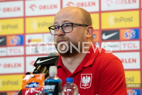  08.06.2024 WARSZAWA<br />
KONFERENCJA PRASOWA TRENERA REPREZENTACJI PILKARZY PRZED EURO2024<br />
N/Z EMIL KOPANSKI<br />
FOT. MARCIN BANASZKIEWICZ/FOTONEWS  