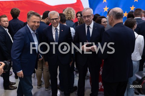  09.06.2024 WARSZAWA<br />
WYBORY DO PARLAMENTU EUROPEJSKIEGO<br />
WIECZOR WYBORCZY KKW PLATFORMA OBYWATELSKA<br />
N/Z MARCIN KIERWINSKI KRZYSZTOF KWIATKOWSKI BOGDAN ZDROJEWSKI<br />
FOT. ANTONI BYSZEWSKI/FOTONEWS 