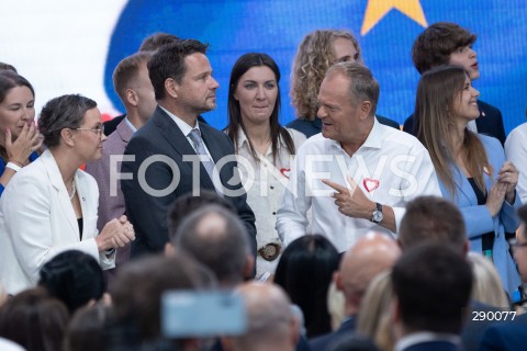  09.06.2024 WARSZAWA<br />
WYBORY DO PARLAMENTU EUROPEJSKIEGO<br />
WIECZOR WYBORCZY KKW PLATFORMA OBYWATELSKA<br />
N/Z RAFAL TRZASKOWSKI DONALD TUSK<br />
FOT. ANTONI BYSZEWSKI/FOTONEWS 