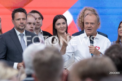  09.06.2024 WARSZAWA<br />
WYBORY DO PARLAMENTU EUROPEJSKIEGO<br />
WIECZOR WYBORCZY KKW PLATFORMA OBYWATELSKA<br />
N/Z RAFAL TRZASKOWSKI DONALD TUSK<br />
FOT. ANTONI BYSZEWSKI/FOTONEWS 