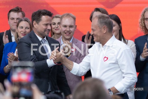  09.06.2024 WARSZAWA<br />
WYBORY DO PARLAMENTU EUROPEJSKIEGO<br />
WIECZOR WYBORCZY KKW PLATFORMA OBYWATELSKA<br />
N/Z RAFAL TRZASKOWSKI DONALD TUSK<br />
FOT. ANTONI BYSZEWSKI/FOTONEWS 