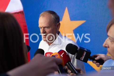  09.06.2024 WARSZAWA<br />
WYBORY DO PARLAMENTU EUROPEJSKIEGO<br />
WIECZOR WYBORCZY KKW PLATFORMA OBYWATELSKA<br />
N/Z DONALD TUSK<br />
FOT. ANTONI BYSZEWSKI/FOTONEWS 