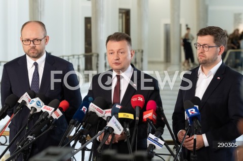  14.06.2024 WARSZAWA<br />
KONFERENCJA PRASOWA POLITYKOW PIS W SEJMIE<br />
N/Z MARCIN PRZYDACZ MARIUSZ BLASZCZAK ANDRZEJ SLIWKA<br />
FOT. MARCIN BANASZKIEWICZ/FOTONEWS  