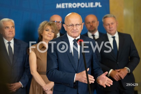  18.06.2024 WARSZAWA<br />
KONFERENCJA PRASOWA PREZYDENTOW MIAST WCHODZACYCH W SKLAD UNII METROPOLII POLSKICH<br />
N/Z TADEUSZ ZUK<br />
FOT. ANTONI BYSZEWSKI/FOTONEWS 