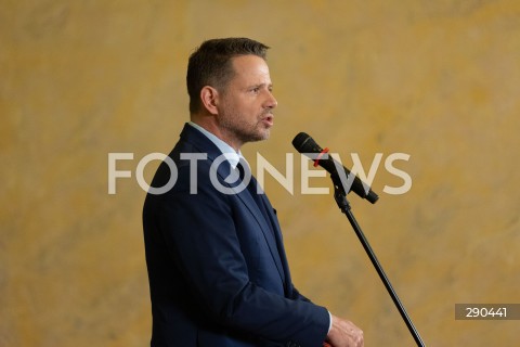  18.06.2024 WARSZAWA<br />
KONFERENCJA PRASOWA PREZYDENTOW MIAST WCHODZACYCH W SKLAD UNII METROPOLII POLSKICH<br />
N/Z RAFAL TRZASKOWSKI<br />
FOT. ANTONI BYSZEWSKI/FOTONEWS 