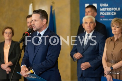  18.06.2024 WARSZAWA<br />
KONFERENCJA PRASOWA PREZYDENTOW MIAST WCHODZACYCH W SKLAD UNII METROPOLII POLSKICH<br />
N/Z RAFAL TRZASKOWSKI<br />
FOT. ANTONI BYSZEWSKI/FOTONEWS 