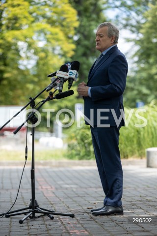  25.06.2024 WARSZAWA<br />
KONFERENCJA PRASOWA PIOTRA GLINSKIEGO PRZED CENTRUM SZTUKI WSPOLCZESNEJ W WARSZAWIE<br />
N/Z PIOTR GLINSKI<br />
FOT. ANTONI BYSZEWSKI/FOTONEWS 