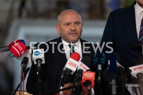  25.06.2024 WARSZAWA<br />
KONFERENCJA PRASOWA POSLOW SUWERENNEJ POLSKI MICHALA WOSIA I JANA KANTHAKA W WARSZAWIE<br />
N/Z MARIUSZ GOSEK<br />
FOT. ANTONI BYSZEWSKI/FOTONEWS 