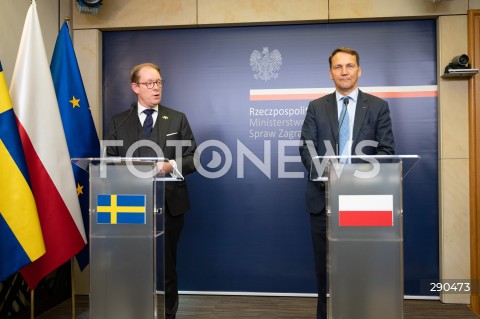  25.06.2024 WARSZAWA<br />
KONFERENCJA PRASOWA MINISTROW SPRAW ZAGRANICZNYCH POLSKI I SZWECJI<br />
PRESS CONFERENCE OF THE FOREIGN MINISTERS OF POLAND AND SWEDEN<br />
N/Z TOBIAS BILLSTROM RADOSLAW SIKORSKI<br />
FOT. MARCIN BANASZKIEWICZ/FOTONEWS  