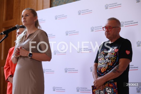  02.07.2024 WARSZAWA<br />
KONFERENCJA PRASOWA DOT. WSPOLPRACY MEN I WOSP W ZAKRESIE NAUKI PIERWSZEJ POMOCY W SZKOLACH<br />
N/Z BARBARA NOWACKA JERZY JUREK OWSIAK<br />
FOT. ANTONI BYSZEWSKI/FOTONEWS 