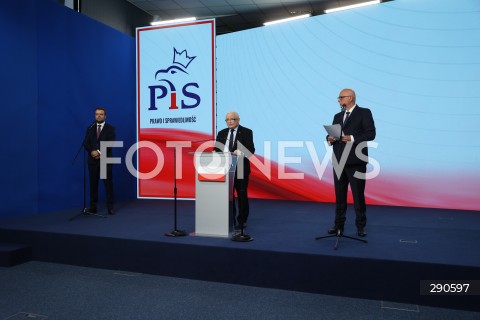  02.07.2024 WARSZAWA<br />
OSWIADCZENIE PREZESA PIS JAROSLAWA KACZYNSKIEGO ORAZ WICEPREZESA PIS JOACHIMA BRUDZINSKIEGO<br />
N/Z RAFAL BOCHENEK JAROSLAW KACZYNSKI JOACHIM BRUDZINSKI<br />
FOT. ANTONI BYSZEWSKI/FOTONEWS 