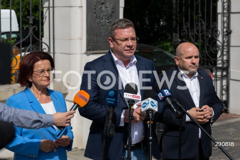  03.07.2024 WARSZAWA<br />
KONFERENCJA PRASOWA POLITYKOW SUWERENNEJ POLSKI<br />
N/Z MARIA KUROWSKA MICHAL WOJCIK MARIUSZ GOSEK<br />
FOT. MARCIN BANASZKIEWICZ/FOTONEWS  