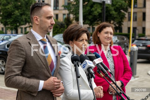  03.07.2024 WARSZAWA<br />
KONFERENCJA PRASOWA POLITYKOW PRAWA I SPRAWIEDLIWOSCI<br />
N/Z JANUSZ KOWALSKI MARLENA MALAG ANNA GEMBICKA<br />
FOT. MARCIN BANASZKIEWICZ/FOTONEWS  