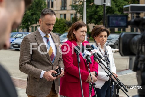  03.07.2024 WARSZAWA<br />
KONFERENCJA PRASOWA POLITYKOW PRAWA I SPRAWIEDLIWOSCI<br />
N/Z JANUSZ KOWALSKI MARLENA MALAG ANNA GEMBICKA<br />
FOT. MARCIN BANASZKIEWICZ/FOTONEWS  