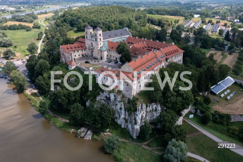  13.07.2024 KRAKOW<br />
KRAKOW Z DRONA<br />
N/Z OPACTWO BENEDYKTYNOW W TYNCU <br />
FOT. MARCIN BANASZKIEWICZ / FOTONEWS  