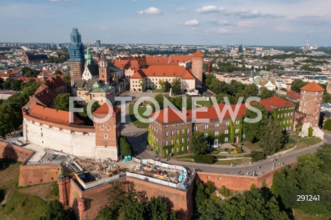  13.07.2024 KRAKOW<br />
KRAKOW Z DRONA<br />
N/Z ZAMEK KROLEWSKI NA WAWELU <br />
FOT. MARCIN BANASZKIEWICZ / FOTONEWS  