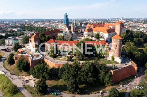  13.07.2024 KRAKOW<br />
KRAKOW Z DRONA<br />
N/Z ZAMEK KROLEWSKI NA WAWELU <br />
FOT. MARCIN BANASZKIEWICZ / FOTONEWS  