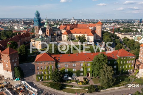  13.07.2024 KRAKOW<br />
KRAKOW Z DRONA<br />
N/Z ZAMEK KROLEWSKI NA WAWELU <br />
FOT. MARCIN BANASZKIEWICZ / FOTONEWS  