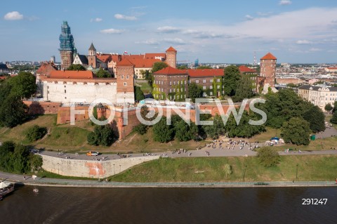  13.07.2024 KRAKOW<br />
KRAKOW Z DRONA<br />
N/Z ZAMEK KROLEWSKI NA WAWELU <br />
FOT. MARCIN BANASZKIEWICZ / FOTONEWS  