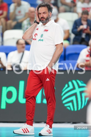  18.07.2024 MIELEC <br />
SIATKOWKA KOBIET <br />
MEMORIAL AGATY MROZ - OLSZEWSKIEJ <br />
MECZ POLSKA - FRANCJA ( POLAND - FRANCE ) <br />
N/Z STEFANO LAVARINI - I TRENER ( HEAD COACH ) SYLWETKA <br />
 