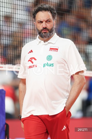  18.07.2024 MIELEC <br />
SIATKOWKA KOBIET <br />
MEMORIAL AGATY MROZ - OLSZEWSKIEJ <br />
MECZ POLSKA - FRANCJA ( POLAND - FRANCE ) <br />
N/Z STEFANO LAVARINI - I TRENER ( HEAD COACH ) SYLWETKA <br />
 