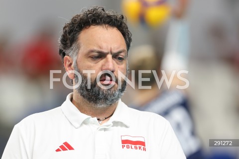  18.07.2024 MIELEC <br />
SIATKOWKA KOBIET <br />
MEMORIAL AGATY MROZ - OLSZEWSKIEJ <br />
MECZ POLSKA - FRANCJA ( POLAND - FRANCE ) <br />
N/Z STEFANO LAVARINI - I TRENER ( HEAD COACH ) SYLWETKA <br />
 