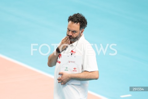  18.07.2024 MIELEC <br />
SIATKOWKA KOBIET <br />
MEMORIAL AGATY MROZ - OLSZEWSKIEJ <br />
MECZ POLSKA - FRANCJA ( POLAND - FRANCE ) <br />
N/Z STEFANO LAVARINI - I TRENER ( HEAD COACH ) SYLWETKA <br />
 