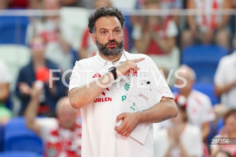  18.07.2024 MIELEC <br />
SIATKOWKA KOBIET <br />
MEMORIAL AGATY MROZ - OLSZEWSKIEJ <br />
MECZ POLSKA - FRANCJA ( POLAND - FRANCE ) <br />
N/Z STEFANO LAVARINI - I TRENER ( HEAD COACH ) SYLWETKA <br />
 