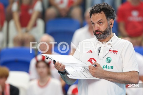  18.07.2024 MIELEC <br />
SIATKOWKA KOBIET <br />
MEMORIAL AGATY MROZ - OLSZEWSKIEJ <br />
MECZ POLSKA - FRANCJA ( POLAND - FRANCE ) <br />
N/Z STEFANO LAVARINI - I TRENER ( HEAD COACH ) SYLWETKA <br />
 