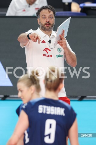  19.07.2024 MIELEC ( POLSKA - POLAND ) <br />
SIATKOWKA KOBIET - VOLLEYBALL <br />
MEMORIAL AGATY MROZ - OLSZEWSKIEJ <br />
MECZ POLSKA - SERBIA ( POLAND - SERBIA ) <br />
N/Z STEFANO LAVARINI ( I TRENER - HEAD COACH ) MAGDALENA STYSIAK <br />
 