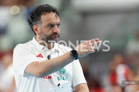  19.07.2024 MIELEC ( POLSKA - POLAND ) <br />
SIATKOWKA KOBIET - VOLLEYBALL <br />
MEMORIAL AGATY MROZ - OLSZEWSKIEJ <br />
MECZ POLSKA - SERBIA ( POLAND - SERBIA ) <br />
N/Z STEFANO LAVARINI ( I TRENER - HEAD COACH ) SYLWETKA <br />
 