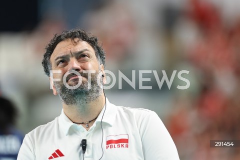  19.07.2024 MIELEC ( POLSKA - POLAND ) <br />
SIATKOWKA KOBIET - VOLLEYBALL <br />
MEMORIAL AGATY MROZ - OLSZEWSKIEJ <br />
MECZ POLSKA - SERBIA ( POLAND - SERBIA ) <br />
N/Z STEFANO LAVARINI ( I TRENER - HEAD COACH ) SYLWETKA <br />
 