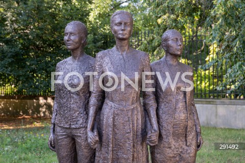  20.07.2024 WARSZAWA<br />
MIEJSCA PAMIECI POWSTANIA WARSZAWSKIEGO<br />
N/Z POMNIK KOBIETOM POWSTANIA WARSZAWSKIEGO<br />
FOT. MARCIN BANASZKIEWICZ/FOTONEWS  