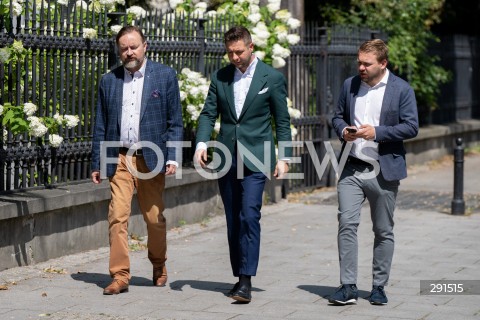  20.07.2024 WARSZAWA<br />
KONFERENCJA PRASOWA POLITYKOW ZJEDNOCZONEJ PRAWICY<br />
N/Z PAWEL SZROT PATRYK JAKI JACEK OZDOBA<br />
FOT. MARCIN BANASZKIEWICZ/FOTONEWS  