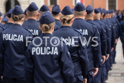  24.07.2024 WARSZAWA<br />
OBCHODY SWIETA POLICJI W WARSZAWIE<br />
N/Z POLICJANCI<br />
FOT. ANTONI BYSZEWSKI/FOTONEWS 