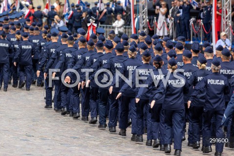  24.07.2024 WARSZAWA<br />
OBCHODY SWIETA POLICJI W WARSZAWIE<br />
N/Z POLICJANCI<br />
FOT. ANTONI BYSZEWSKI/FOTONEWS 